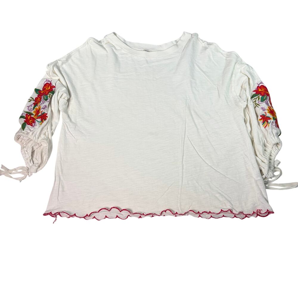 Umgee womens white blouse floral embroidered sleeves. Size L. boho, hippie